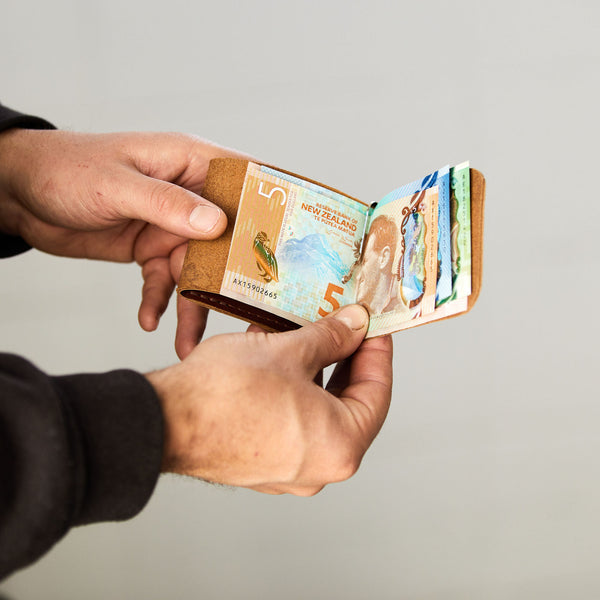 Load image into Gallery viewer, The simple Harris Trifold