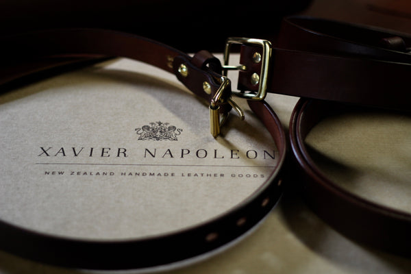 Load image into Gallery viewer, The Dress Belt/Round Buckle - Medium Brown 1 3/16" (30mm)