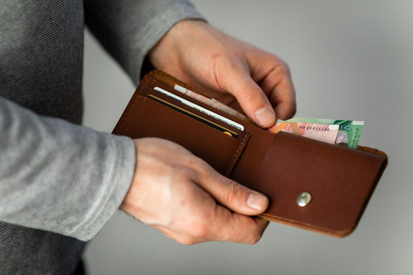 Load image into Gallery viewer, The Saker Bifold